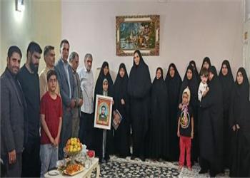 ادای احترام به پرچم‌دار ایثار: مسئولان آموزش و پرورش لرستان با خانواده شهید “ابوذر مرادی‌فرد” دیدار کردند.