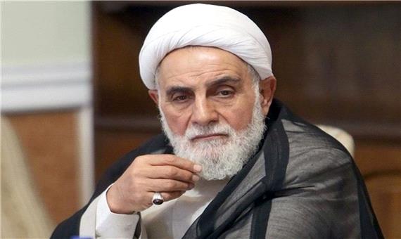 حضور ناطق نوری بر سر مزار محمدرضا شجریان/ عکس