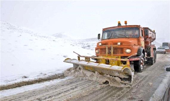 تلاش راهداران برای بازگشایی راه‌های روستایی الیگودرز