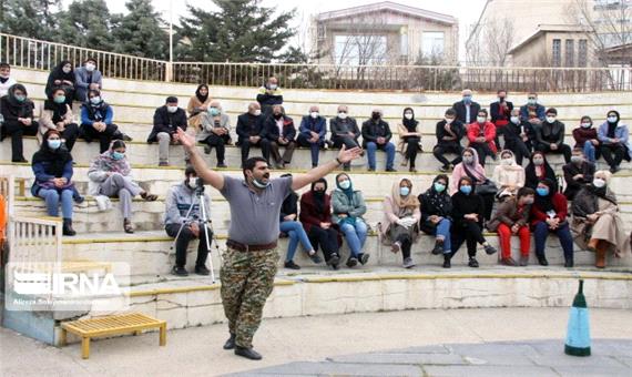 نمایش همه برای همه از بروجرد به جشنواره تئاتر خیابانی مریوان راه یافت
