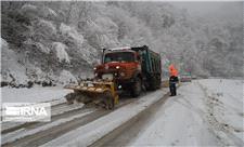 بارش برف راه ارتباطی 32 روستای شهرستان سلسله را بست