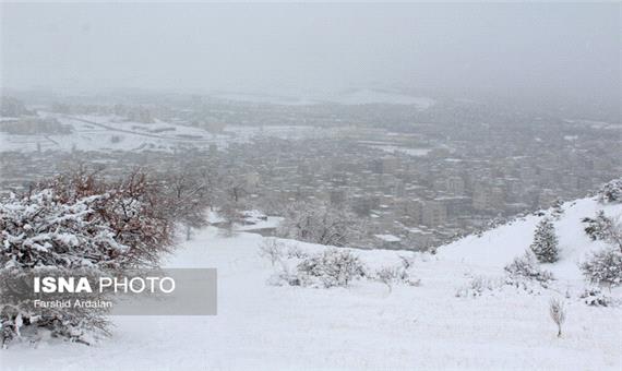 انسداد راه ارتباطی 943 روستای لرستان بر اثر بارش برف