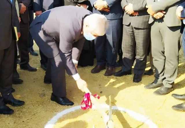 سالن مسابقاتی ۲۰۰۰ نفره دورود با حضور وزیر ورزش و جوانان کلنگ زنی شد