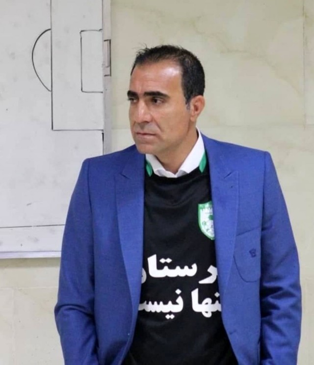 مهرداد خادمی مربی تیم فوتبال خیبر خرم آباد شد