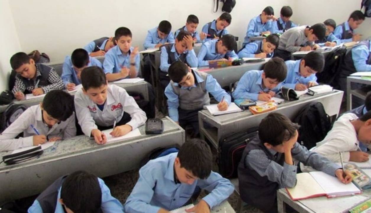 بحران خاموش آموزش در لرستان؛ کلاس‌های ۴۰ نفره، معدل‌های زیر ۹