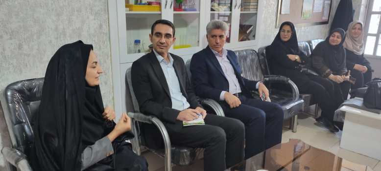 حضور میدانی مدیرکل آموزش و پرورش لرستان در مدارس خرم‌آباد