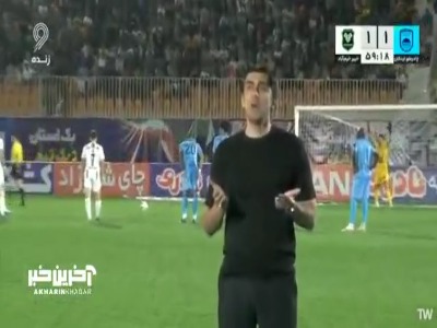 صحنه ای جالب از دعای مهدی رحمتی برای گل شدن پنالتی خیبر در بازی با چادرملو که مستجاب نشد!