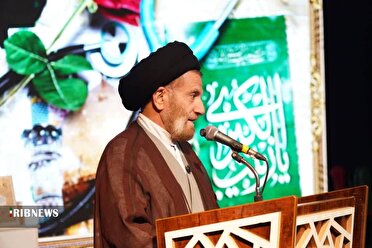 پرستار مظهر ایثار و مهربانی است