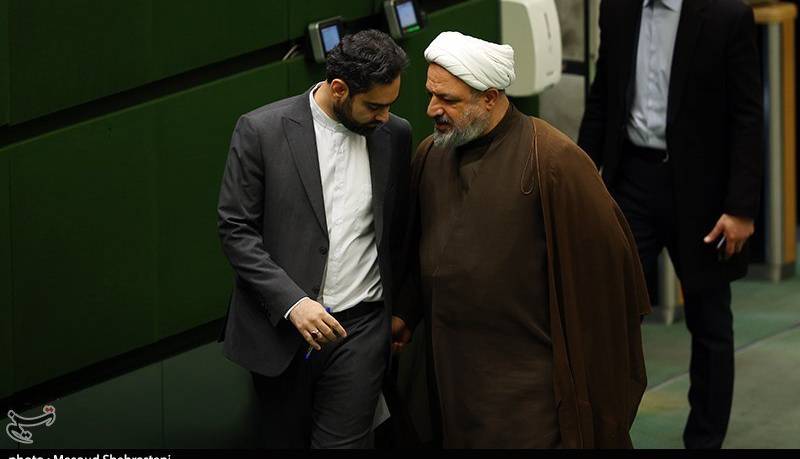 توهین‌های توقف ناپذیر از تریبون مجلس!