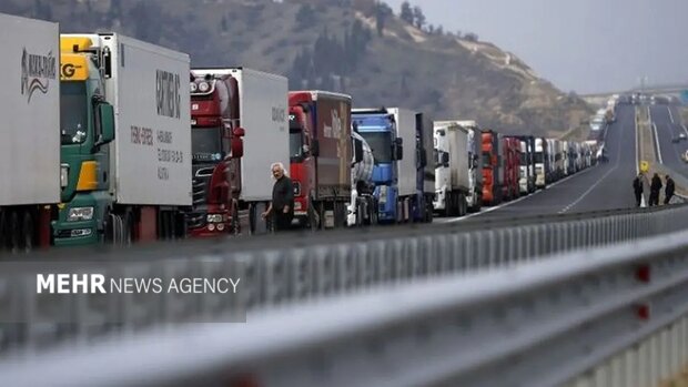 تردد ناوگان باربری در جاده‌های لرستان کنترل می‌شود