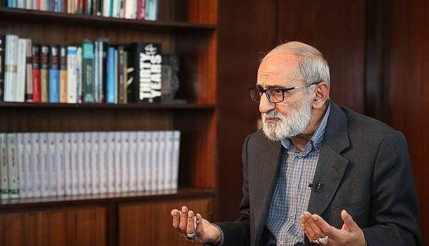 مدیرمسئول کیهان: با انتقاد از نیمه‌عریانی می‌خواهند کشف حجاب را عادی کنند