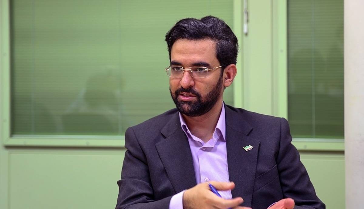 آذری جهرمی: حامیان دولت می‌خواهند خفه شوم و از گرانی انتقاد نکنم