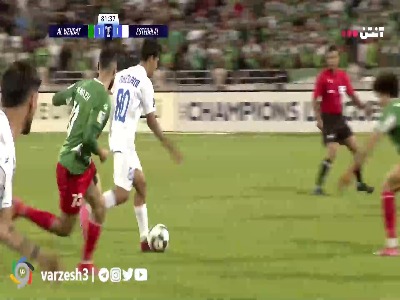 شوت گودرزی از بالای دروازه به بیرون رفت