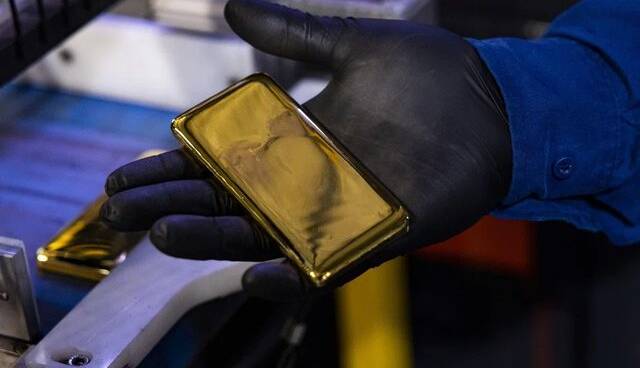 طلای جهانی کاهشی شد