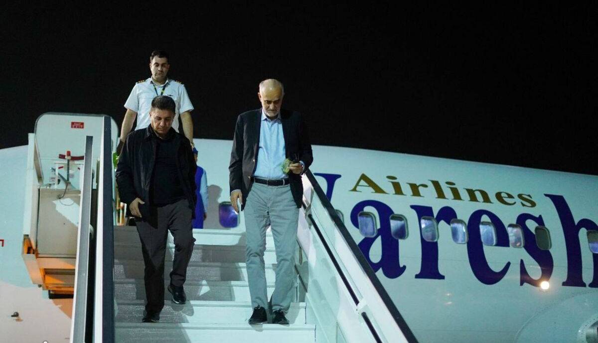 صحبت‌های مجری در خصوص پرواز تیم ملی ایران به امارات