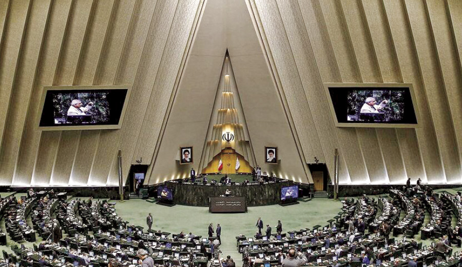 سوال آخرین خبر از سخنگوی مجلس: دولت به برنامه هفتم عمل خواهد کرد یا اصلاحیه می‌دهد؟