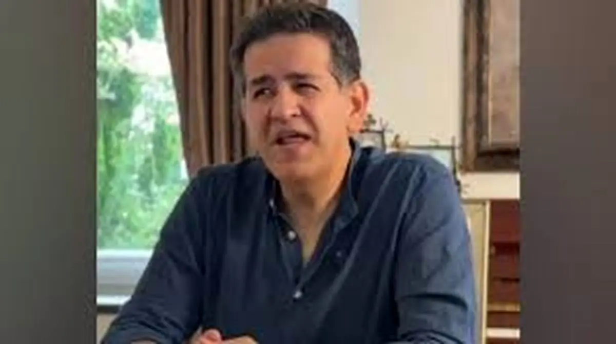 خواننده آن ور آبی آبروی شادمهر را برد/ ویدئو