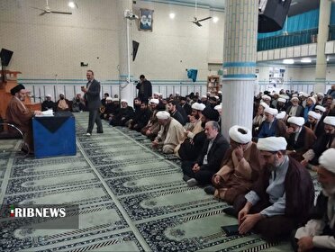 دیدار طلاب لرستانی مقیم قم با نماینده ولی فقیه در لرستان