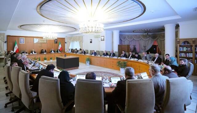 رئیس‌جمهور: نباید ریالی از درآمد اصلاح قیمت سوخت برای بخش‌های دیگر دولت خرج شود