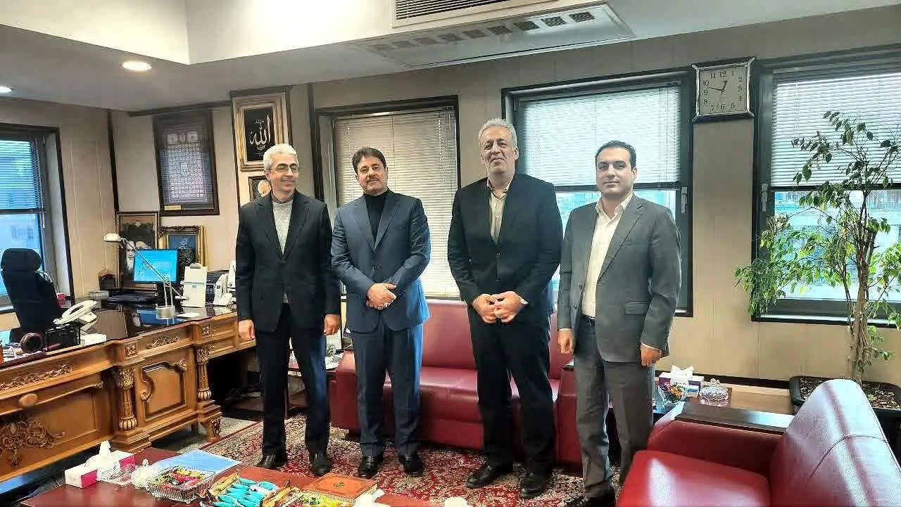 پیگیری منابع مالی فاز اول لاستیک سازی خرم آباد و گاوداری ۷هزار راسی دورود