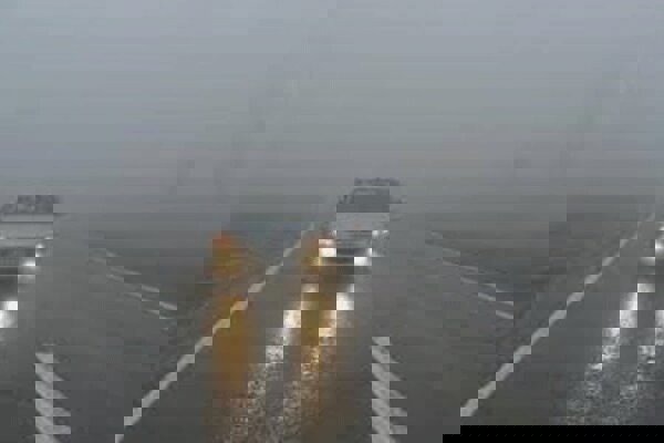 هشدار پلیس راه لرستان درباره لغزندگی و مه‌گرفتگی جاده‌ها