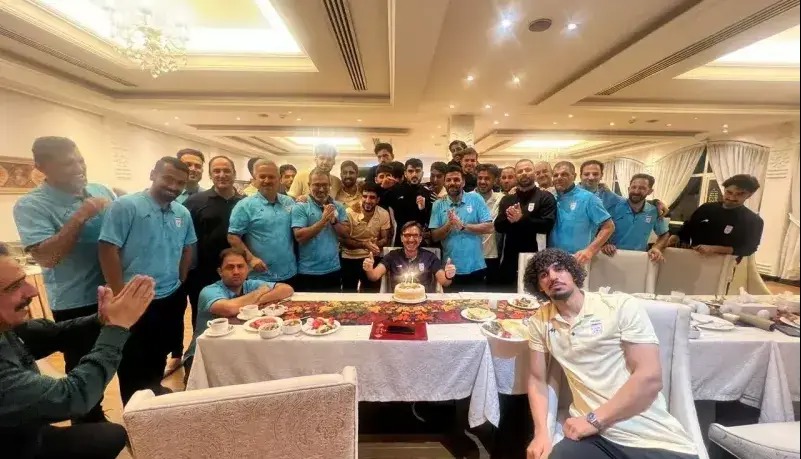 مربی تیم ملی در دبی سورپرایز شد