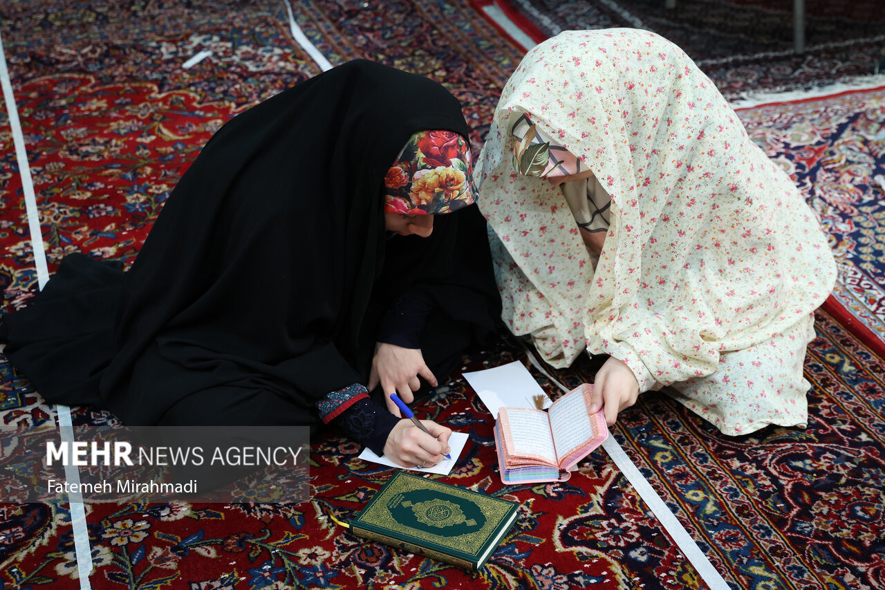 حال و هوای اعتکاف دختران دانش‌آموز در لرستان