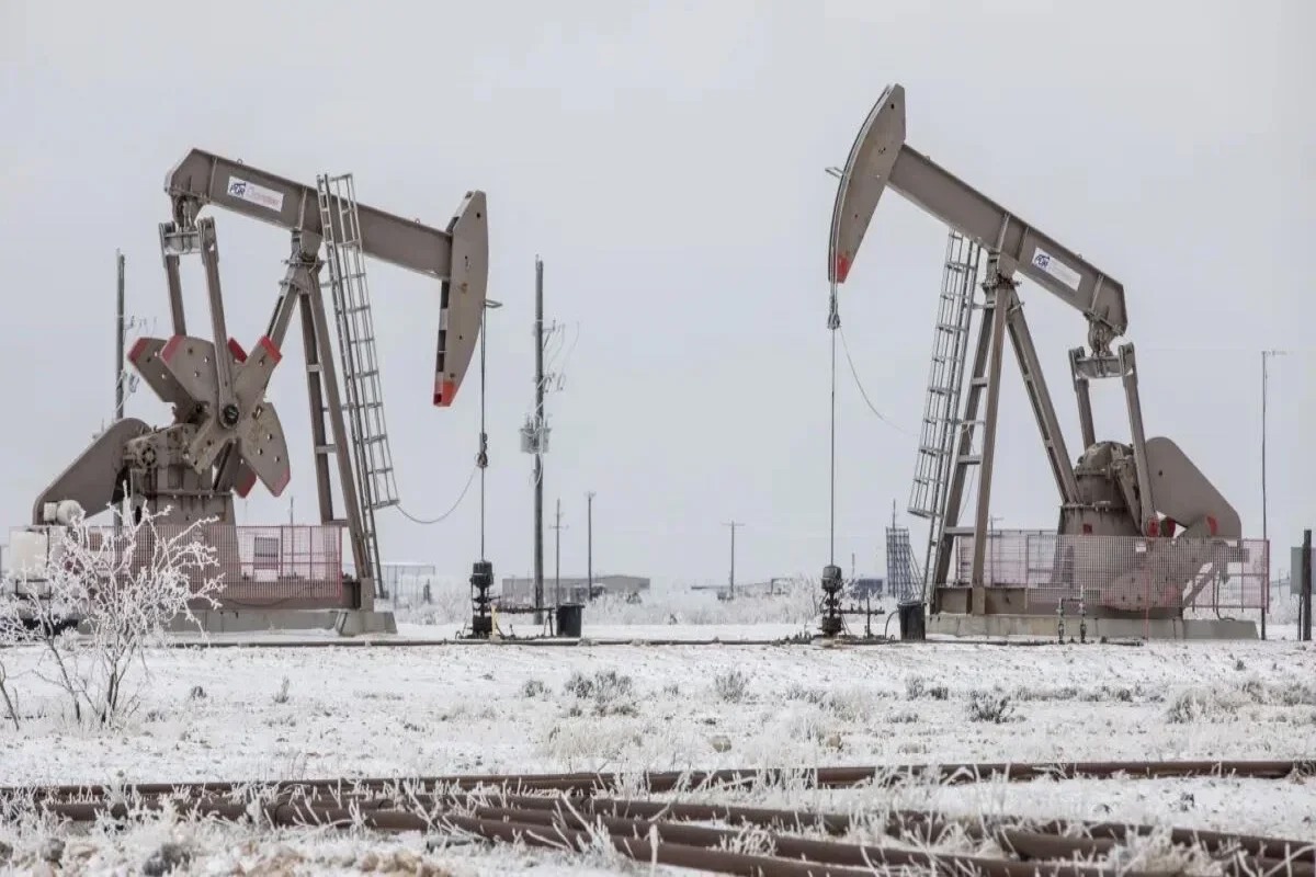 طوفان در آمریکا قیمت نفت را افزایش داد