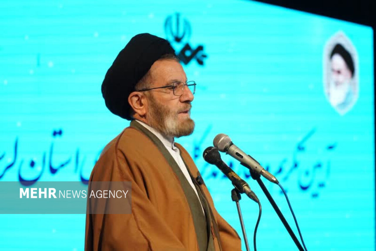 امام جمعه خرم آباد: رسانه نقش مهمی در حفظ و تقویت وحدت ملی دارد
