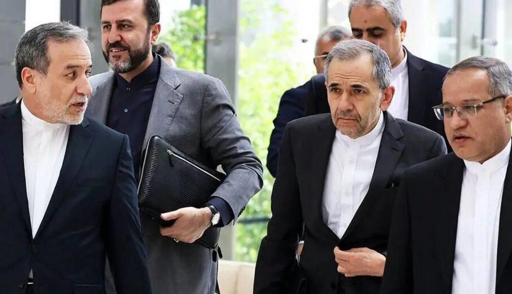 یک تحلیلگر: تغییر تیم مذاکره‌کننده، فوری‌ترین گام مهار تنش است