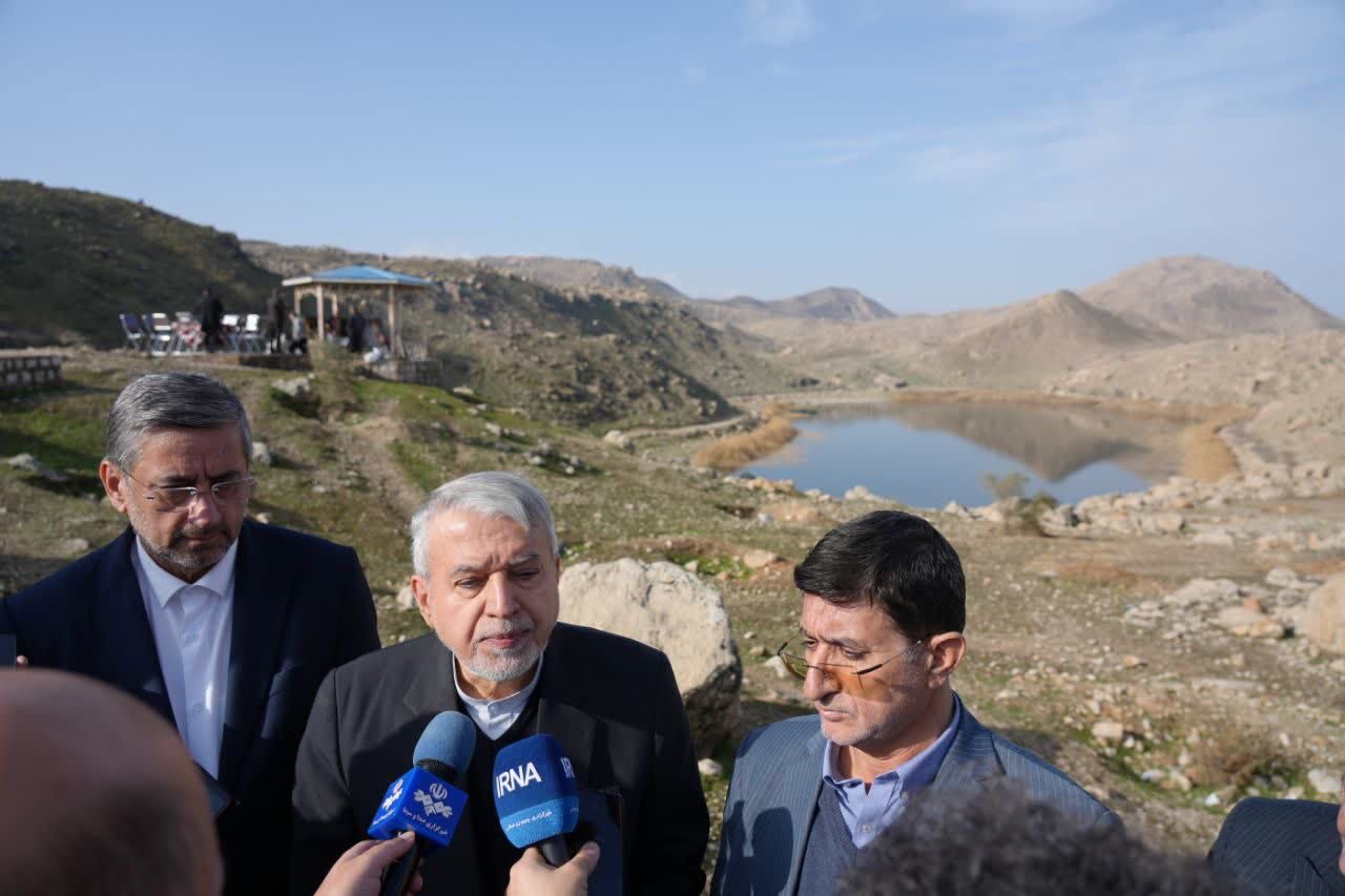 وزیر میراث: ایجاد سازه‌های گردشگری در حاشیه تالاب‌ها مجاز شد