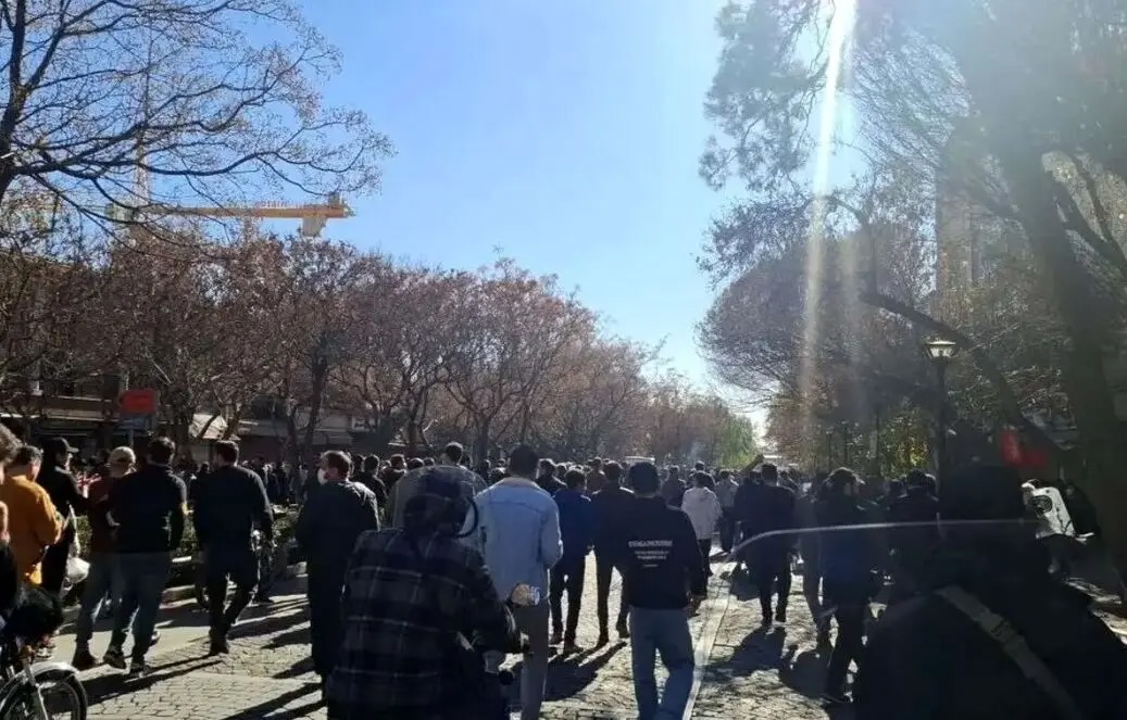 نماینده لرستان: آماری از فوتی‌ها و بازداشتی‌ها نداریم/ کسانی که لیدر نبودند، درحال آزادی هستند