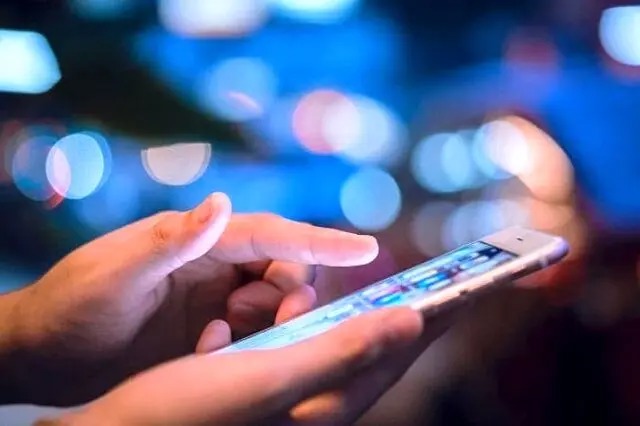 پیامدهای قطع طولانی مدت اینترنت بر مغز انسان/ اینترنت زیرساخت حیاتی برای عملکرد عاطفی و اقتصادی انسان مدرن است