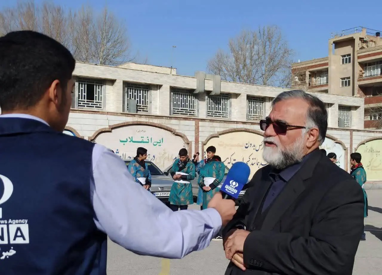 انقلاب اسلامی مسیر عزت و استقلال ملت ایران است