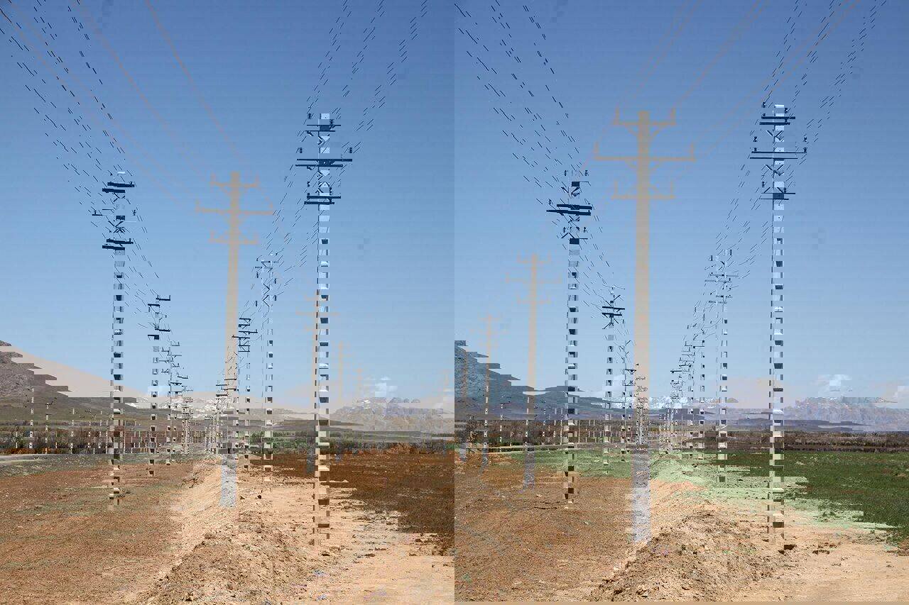 برق‌رسانی به ۹۸ درصد از روستاهای دلفان؛ ایجاد و توسعه صنایع تبدیلی