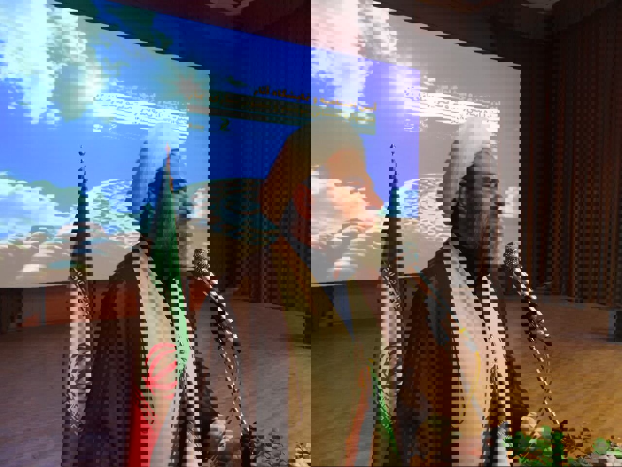 امام جمعه کوهدشت: نماز، دیوار ستبر بین انسان و گناه است