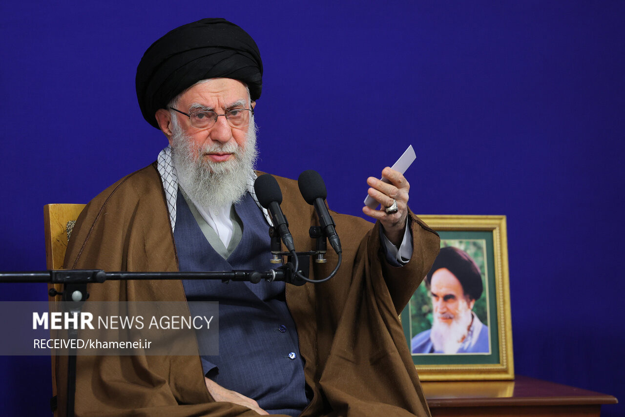 رهبر انقلاب: ملّت ایران؛ دشمن را مأیوس کنید