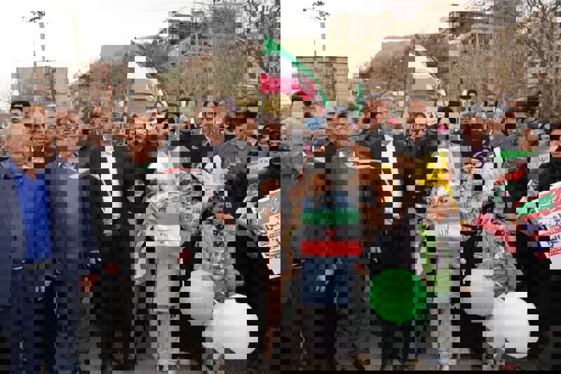 حضور نماینده ولی‌فقیه در لرستان و استاندار در راهپیمایی ۲۲ بهمن