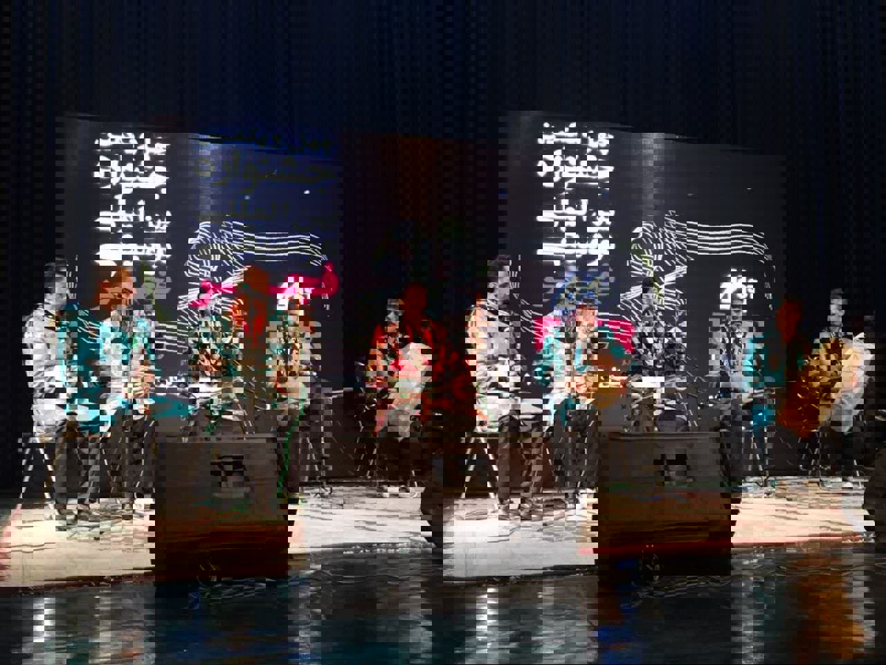 استقبال لرستانی‌ها از شب اول جشنواره موسیقی فجر