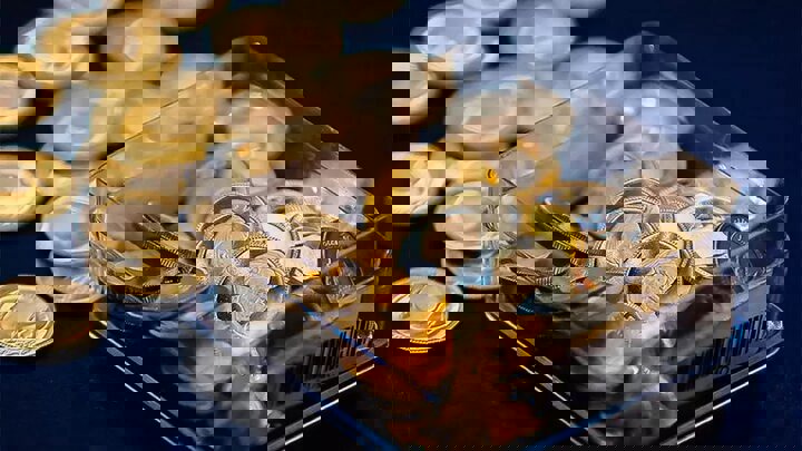 افزایش یکدست قیمت‎‌ها در بازار طلا و سکه؛ دلار به کانال ۱۶۳ هزار تومان نزدیک شد