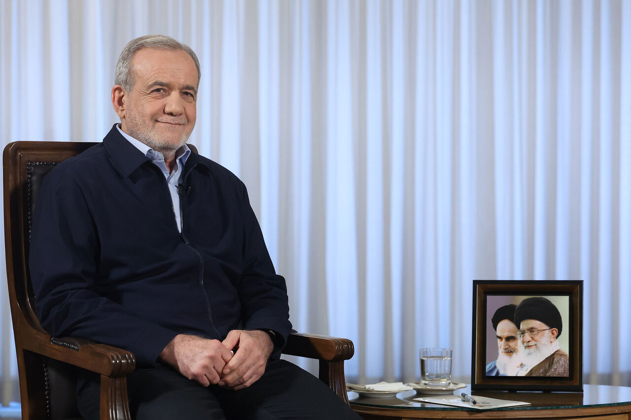 پزشکیان: دولت توجه ویژه‌ای به لرستان دارد؛ پیش بینی ۱۱۰ همت سرمایه گذاری برای توسعه استان