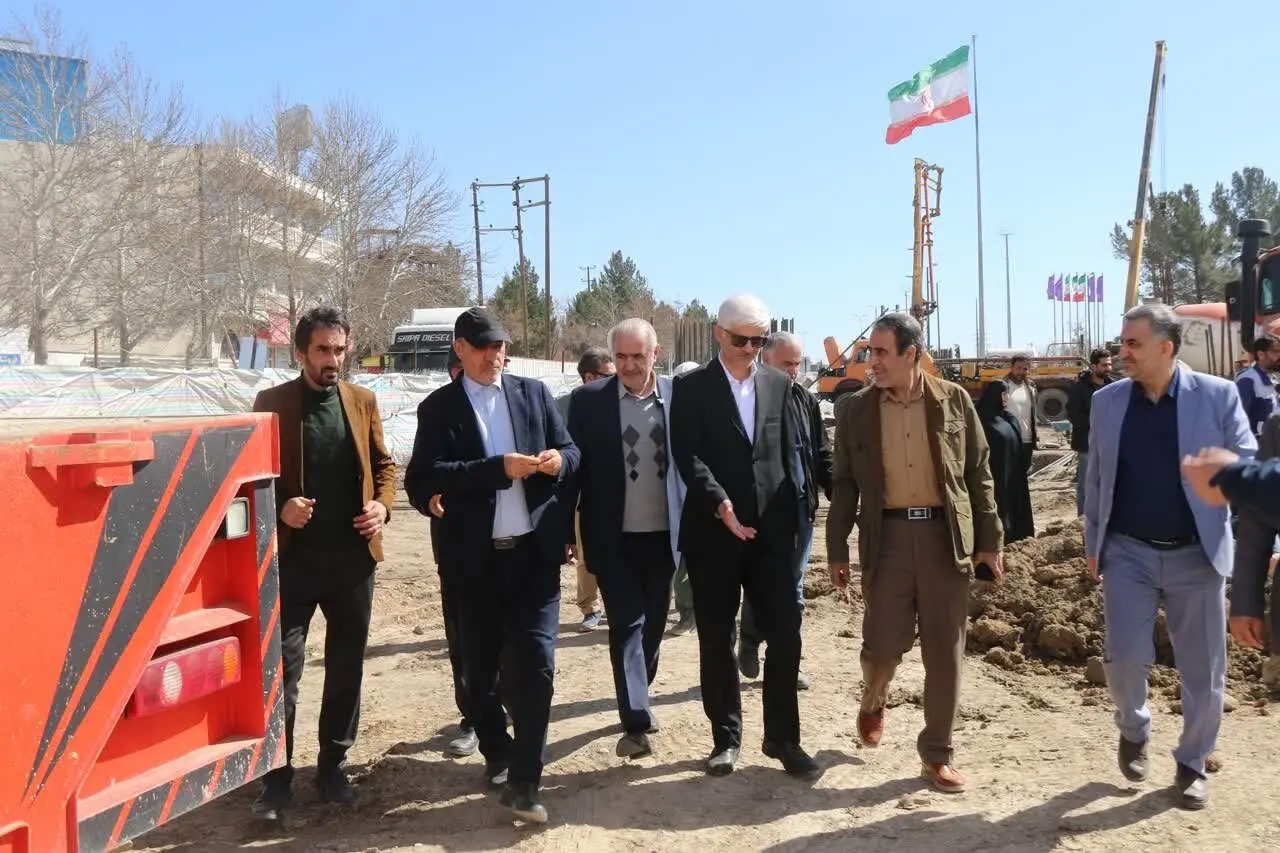 پل معلق بوستان شهرداری بروجرد تا قبل از سال تکمیل می‌شود