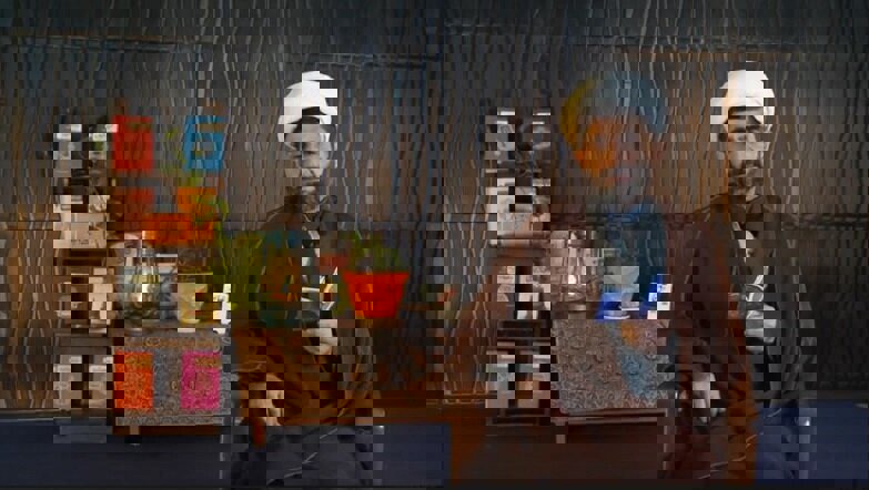 توضیح و تبیین آیه ۱۳۹ سوره نساء به زبان بختیاری