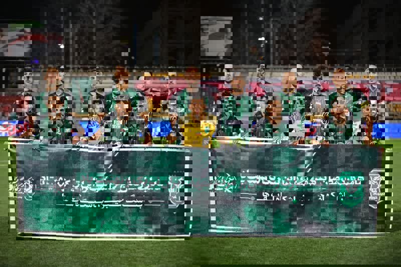 ست ورزشی امضاشده ستارگان خیبر؛ جایزه مسابقه «باشگاه آیه‌ها»!