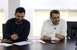 پاسخگویی مستقیم مدیرعامل منطقه آزاد کیش به مطالبات مردمی