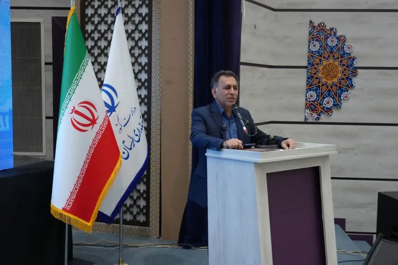 استاندار و مدیران استان در خط مقدم خدمت به مردم هستند