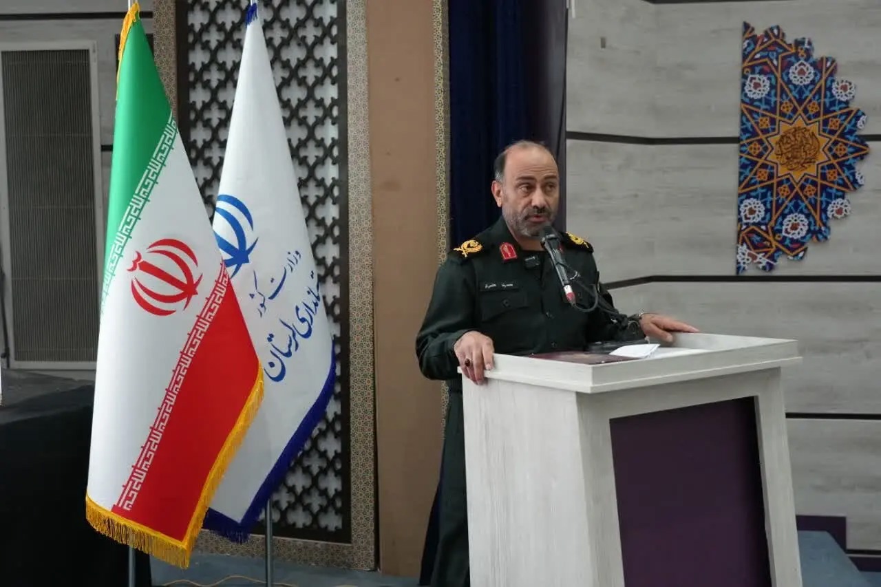 تقدیر فرمانده انتظامی استان از عملکرد استاندار لرستان در ایام جنگ رمضان