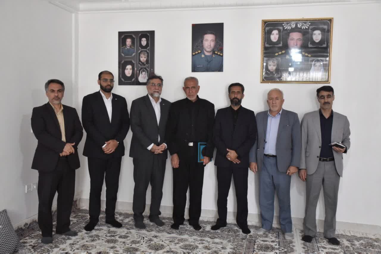 مسئولان بنیاد شهید لرستان با خانواده شهدای جنگ رمضان دیدار کردند