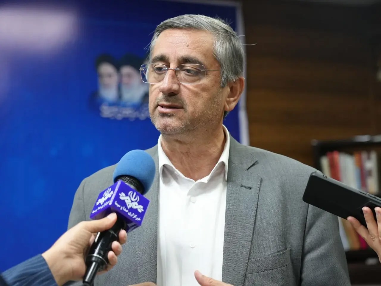 تاکید استاندار لرستان بر مدیریت بهینه انرژی و تامین پایدار برق خانگی و صنعت