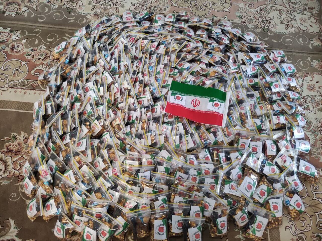 توزیع بیش از ۴ هزار بسته معیشتی و طبخ ۱۲۴ هزار پرس غذای گرم در لرستان